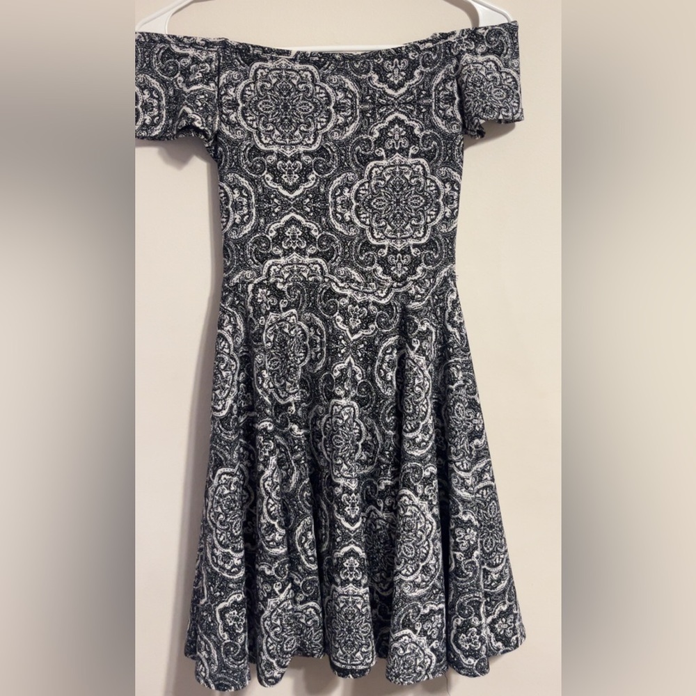 Snap Black and White Off-Shoulder Dress